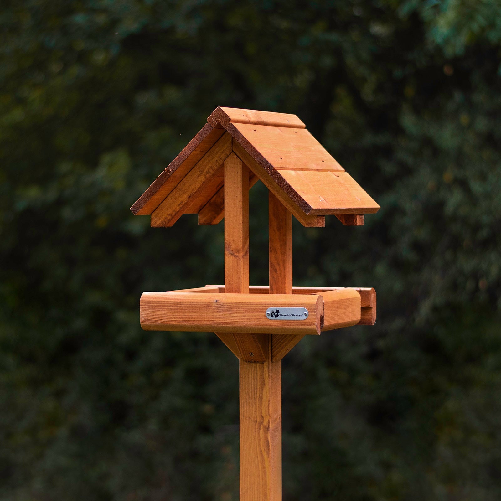 Riverside Woodcraft Ripon Wooden Roof Bird Table – Riversidewoodcraft